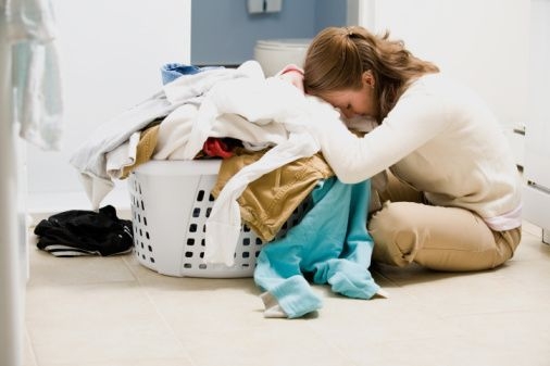 200 euro al mese per fare la donna delle pulizie. Storia di ordinaria italianità
