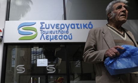 Cipro al voto su prelievo forzoso slitta a domani. Bancomat presi d’assalto