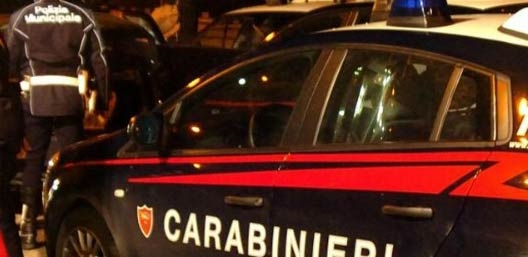 Cosparge il compagno di alcool e gli da fuoco. Arrestata