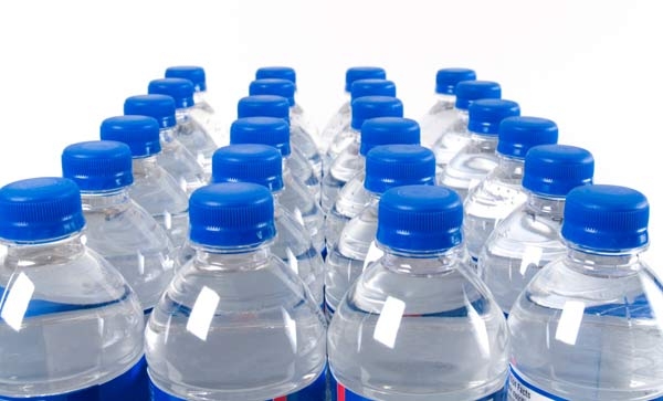 Acqua in bottiglia, un business miliardario. Il dossier