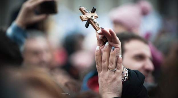 Vaticano. Oltre 150mila fedeli all’Angelus. LE FOTO