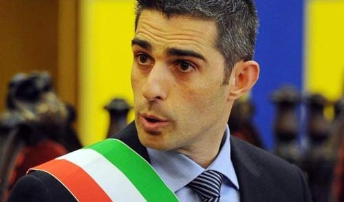 Pizzarotti (M5S) disdetta l’integrativo ed esautora i sindacati