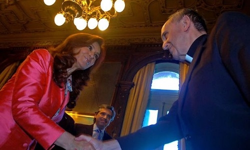 Papa Francesco e Kirchner a pranzo insieme. A San Pietro un milione di persone