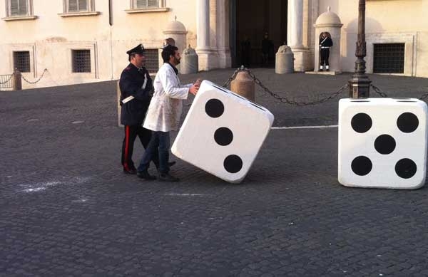Blitz dell’artista Iginio de Luca al Quirinale: Ca Maronn c’accumpagn