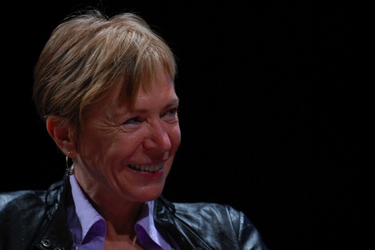 Quirinarie on line. Vince la Gabanelli. Grillo sa che è una giornalista?
