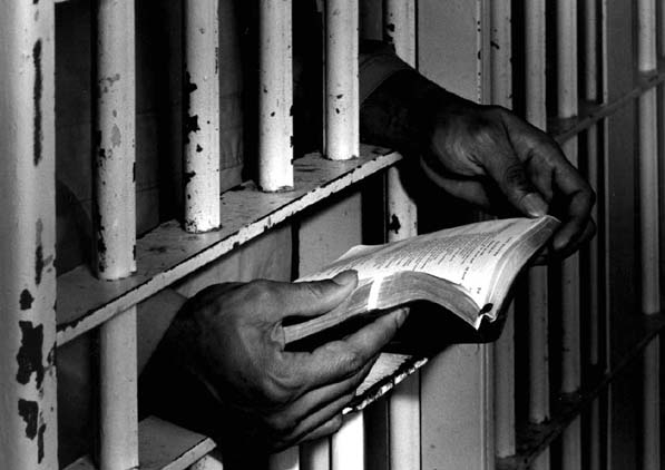 Carcere. Da due mesi minorenne di 17 anni detenuto per errore tra gli adulti