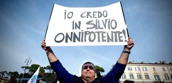 Il Pdl in piazza con Berlusconi. Aspre contestazioni, la tenuta del governo viene meno