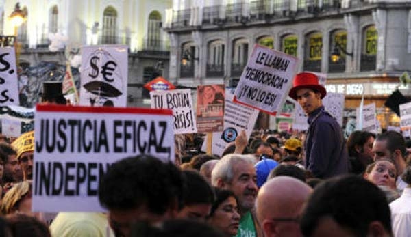 Spagna. Dalle piazze al palazzo. Gli indignados verso un partito stile m5s?