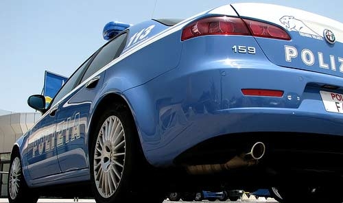 Poliziotto spara al figlio di 7 anni e poi si suicida. Il bimbo è gravissimo