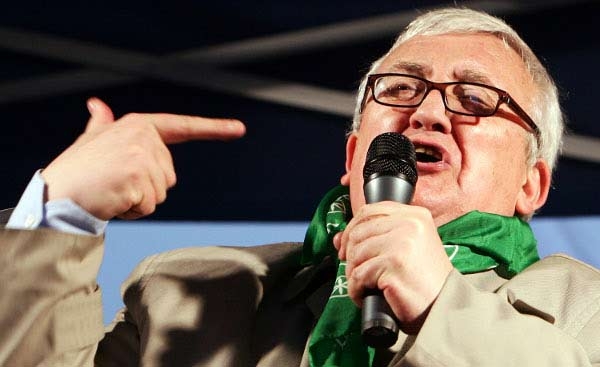 Fuori Borghezio dal parlamento europeo. 128mila firme per mandare a casa il leghista