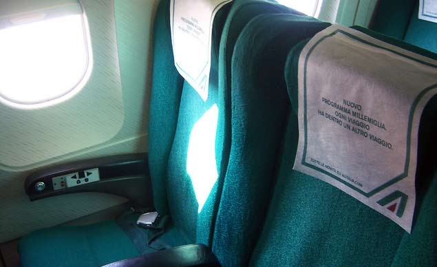 Alitalia. Adesso anche le pulizie fai da te. I capitani coraggiosi al risparmio