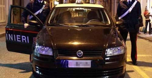 Gioielliere rapinato reagisce e uccide il malvivente
