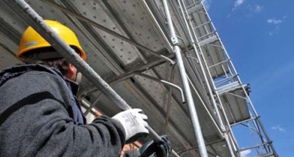 Edili.  Una crisi infinita. Mobilitazione in tutta Italia