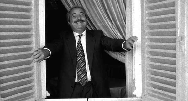 Giovanni Falcone. Da siciliana il suo ricordo mi è compagno…