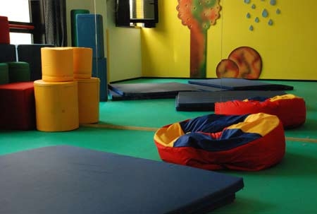 Maestra d’asilo ai domiciliari. maltrattava i bambini a scuola