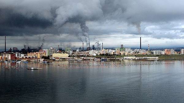 Ilva. A rischio migliaia di posti di lavoro. Le prescrizioni AIA non rispettate