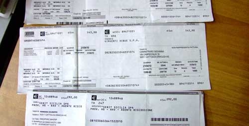 Bollette luce, gas e rifiuti. Una spesa da 2.488 euro. Il 75% in più rispetto al 2000