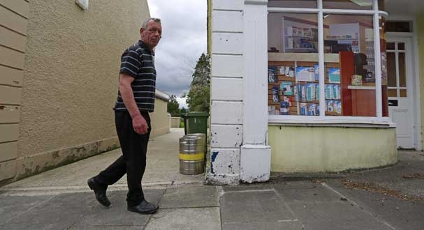 Irlanda del Nord, crisi. Finti negozi per rendere più vivace la sede del G8