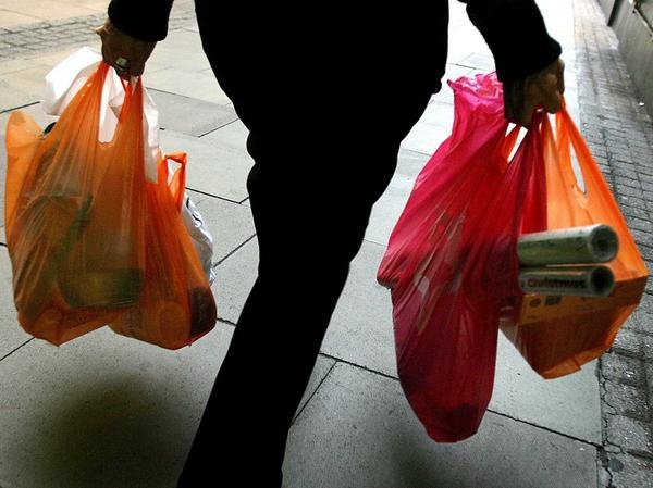 Consumi. Contrazione drammatica e inarrestabile