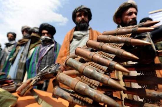 Pakistan. Attacco talebano, uccisi 9 stranieri