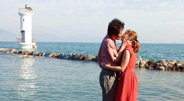 Anhother Country una commedia ironica, malinconica dal soffio leggero