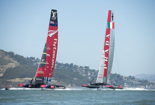 Vela.Louis Vuitton Cup. New Zealand, con una sola vela, ancora troppo forte per Luna Rossa
