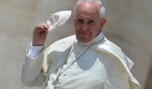 Lampedusa. Papa Francesco, le morti dei migranti sono spine nel cuore