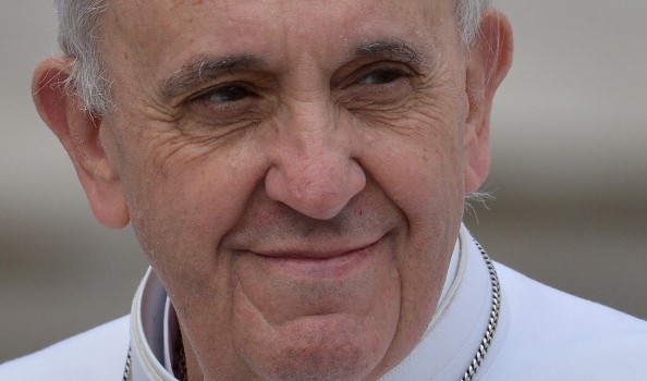 Francesco a Lampedusa. L’informazione non si limiti a fare un  santino del Papa buono