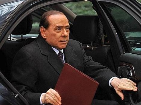 Il  Ferragosto del  pregiudicato. Chiede pacificazione e prepara la guerra