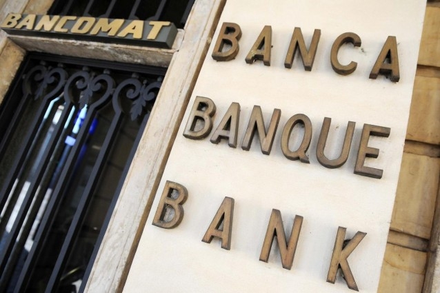 Cala lo spread e le banche volano sulla cresta dell’onda