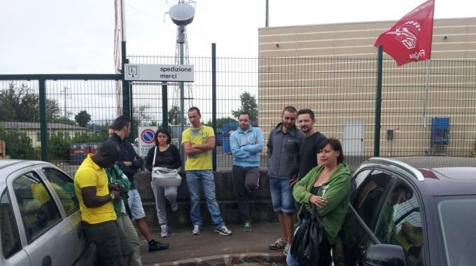 Modena, lavoratori Firem in ferie. Ma nel frattempo l’azienda trasloca in Polonia