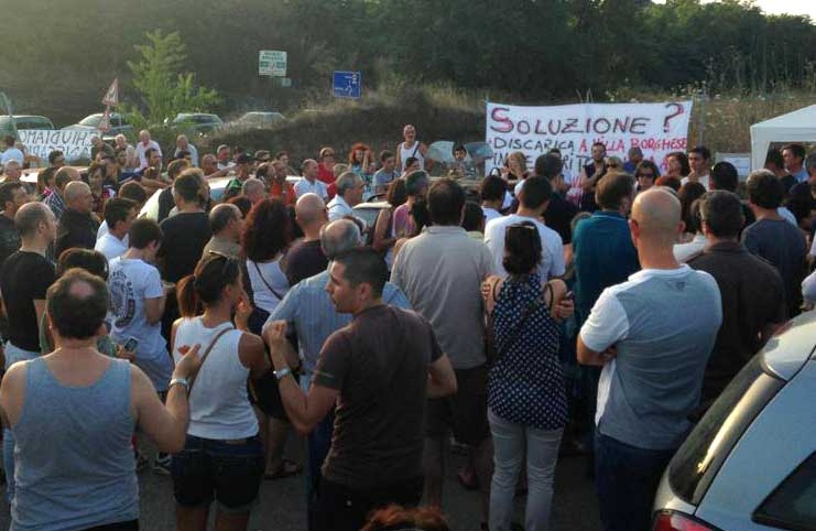 Rifiuti Divino Amore. Marino aspetta, i comitati prendono le distanze da Alemanno, la lotta continua