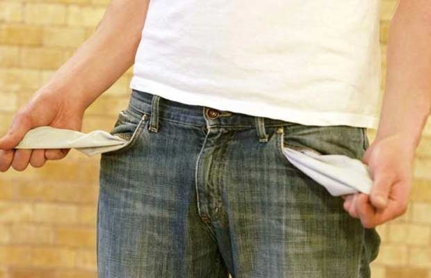 Crisi. Famiglie indebitate. Le banche non concedono mutui e prestiti