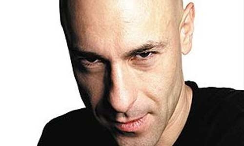 Intervista con Alessio Bertallot. La sua radio suona il web. Video