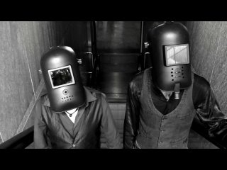 Intervista con i Cyborgs, il gruppo venuto dal futuro. Video