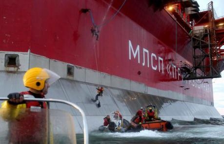 Russia. Arrestati 25 attivisti Greenpeace, tra loro un italiano