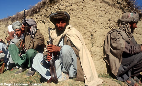 Afghanistan. Talebani uccidono capo commissione elettorale