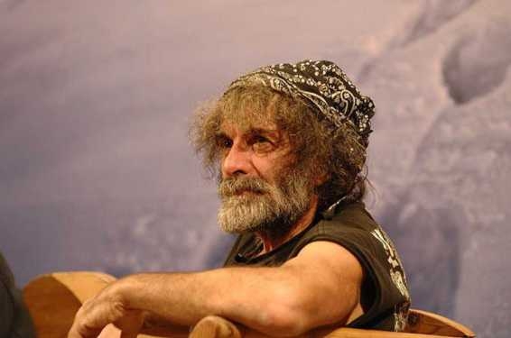 Lo scrittore Mauro Corona con i NoTav: “La violenza  è dei dello Stato”