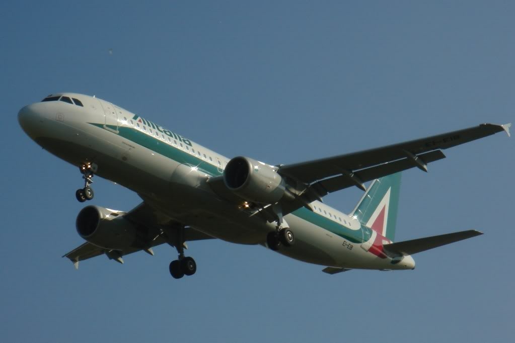 Fiumicino. Aereo Alitalia fuori pista. LE FOTO ESCLUSIVE