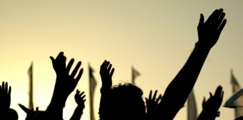 Pd. Giornata nera. Congresso in alto mare, tutto da rifare. L’autolesionismo al potere