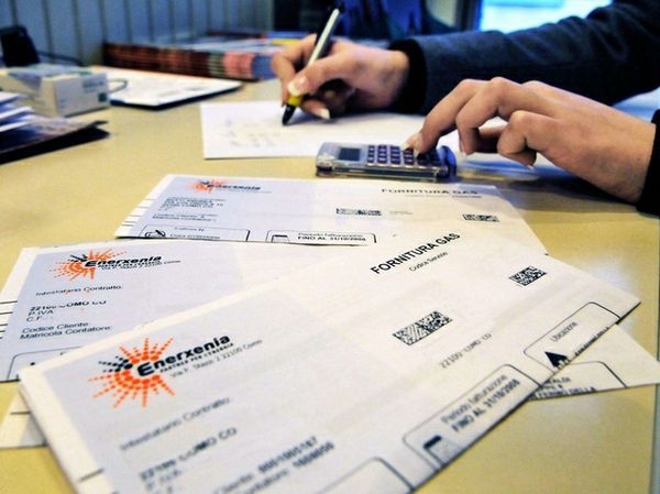 Energia, bollette. Nuove regole tutelano i consumatori in caso di morosità