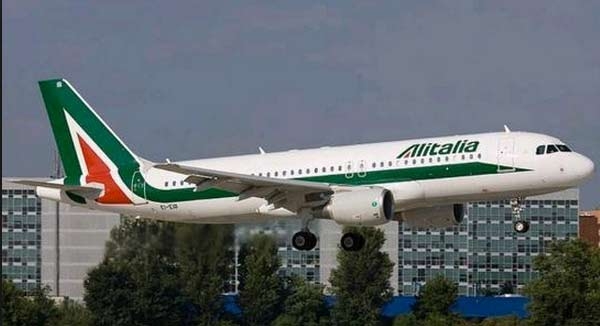 Alitalia.  Più che winter season, ottobre si annuncia bollente