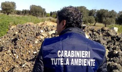 Rifiuti. Scarti tossici, a casal di Principe ripresi scavi
