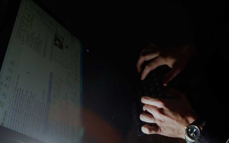 Pedofilia. Arrestato quarantenne che faceva spogliare minorenni in webcam