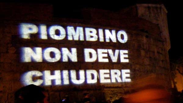 Crisi lavoro. In migliaia a Piombino per dire no alla chiusUra altoforno