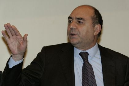 “PRAEFECTUS URBIS”, si dimetta