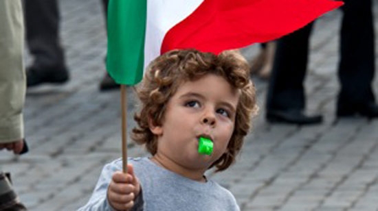 A migliaia in piazza a Roma. ”La Costituzione è la via maestra”. LE FOTO