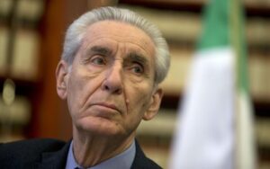 Intervista a Stefano Rodotà. “Sabato in piazza per la Costituzione. Cambiamo la politica”