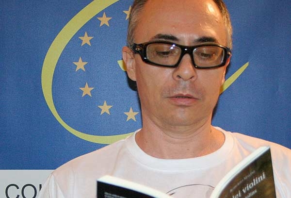 Rom. Premio Phralipé 2013 all’attivista umanitario e scrittore Roberto Malini