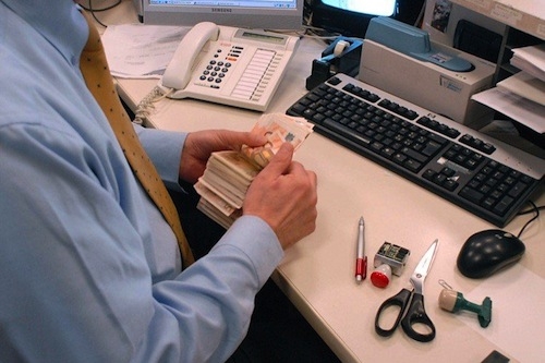 Bancari. 300 mila in sciopero per il contratto, contro l’egoismo dei banchieri